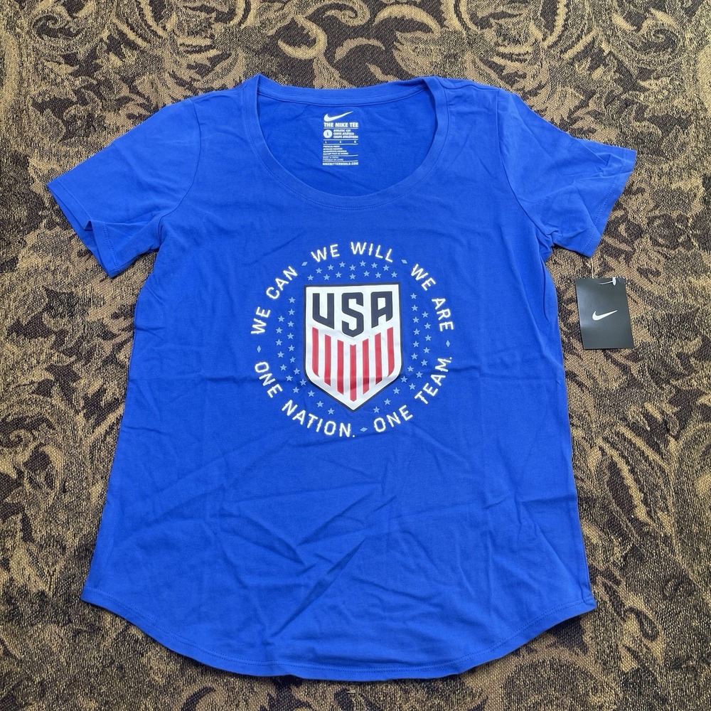 Team USA Soccer Nike Womens Athletic Cut Shirt Blue Size Large Graphic Tee New B